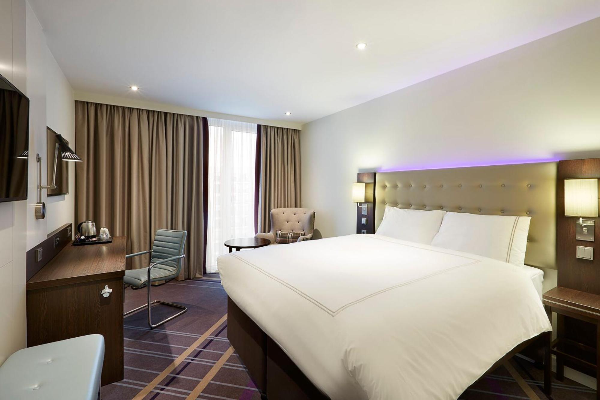 Premier Inn Frankfurt Messe Frankfurt nad Menem Zewnętrze zdjęcie