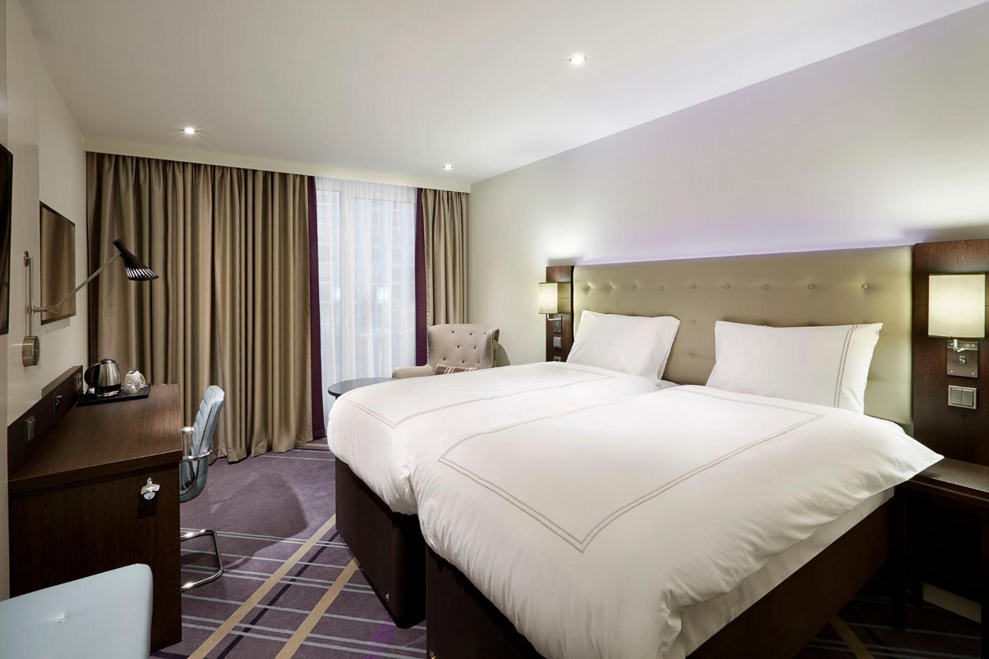 Premier Inn Frankfurt Messe Frankfurt nad Menem Zewnętrze zdjęcie