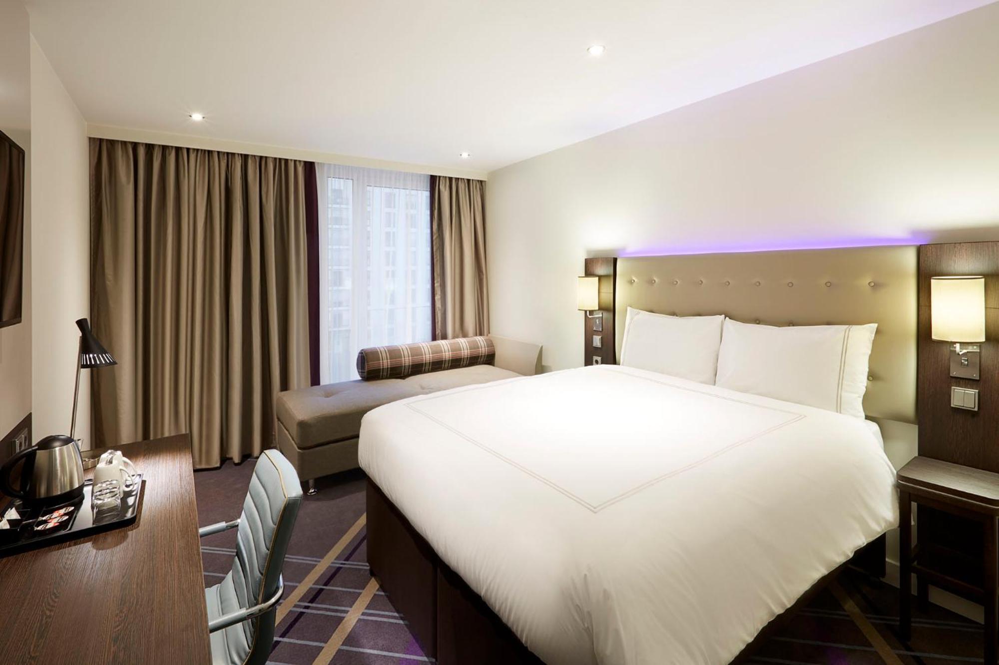 Premier Inn Frankfurt Messe Frankfurt nad Menem Zewnętrze zdjęcie