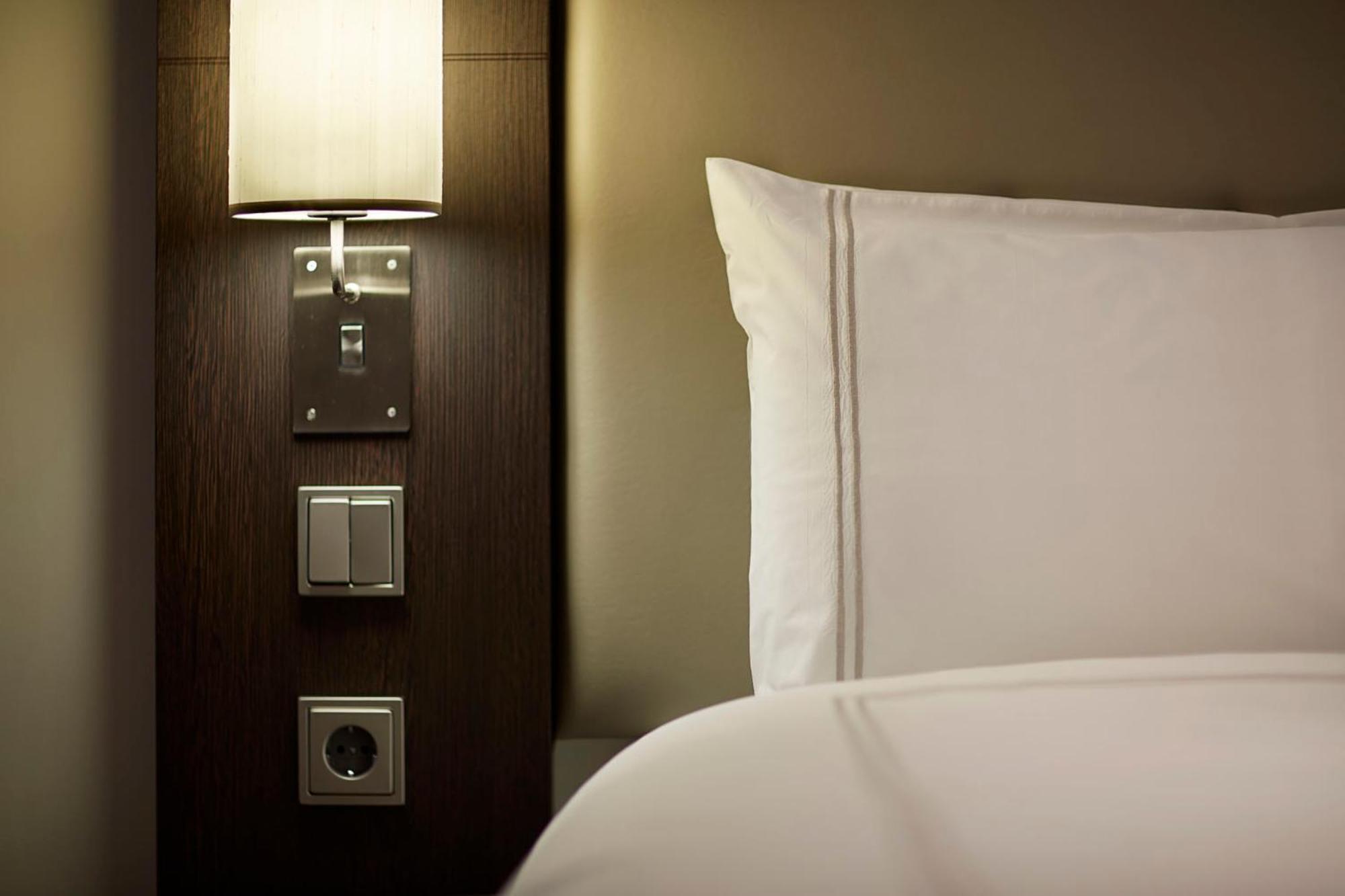 Premier Inn Frankfurt Messe Frankfurt nad Menem Zewnętrze zdjęcie