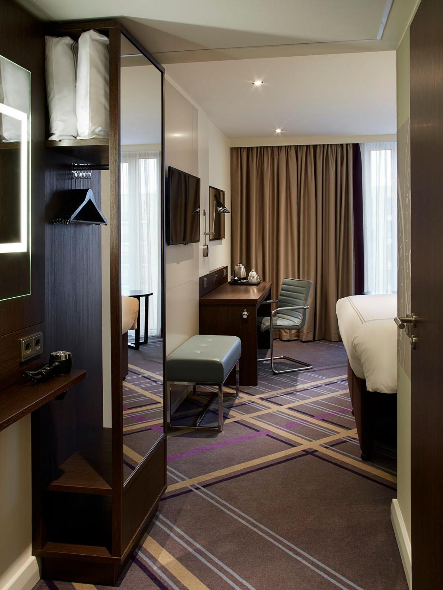 Premier Inn Frankfurt Messe Frankfurt nad Menem Zewnętrze zdjęcie