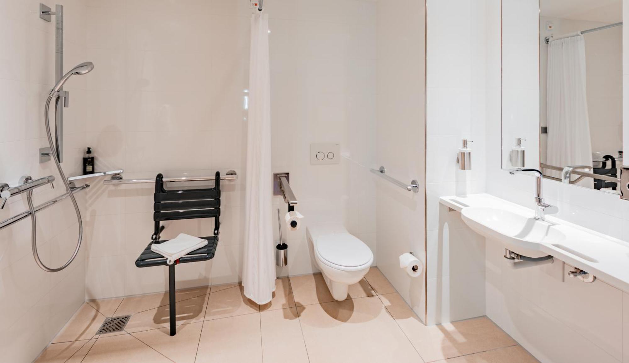 Premier Inn Frankfurt Messe Frankfurt nad Menem Zewnętrze zdjęcie