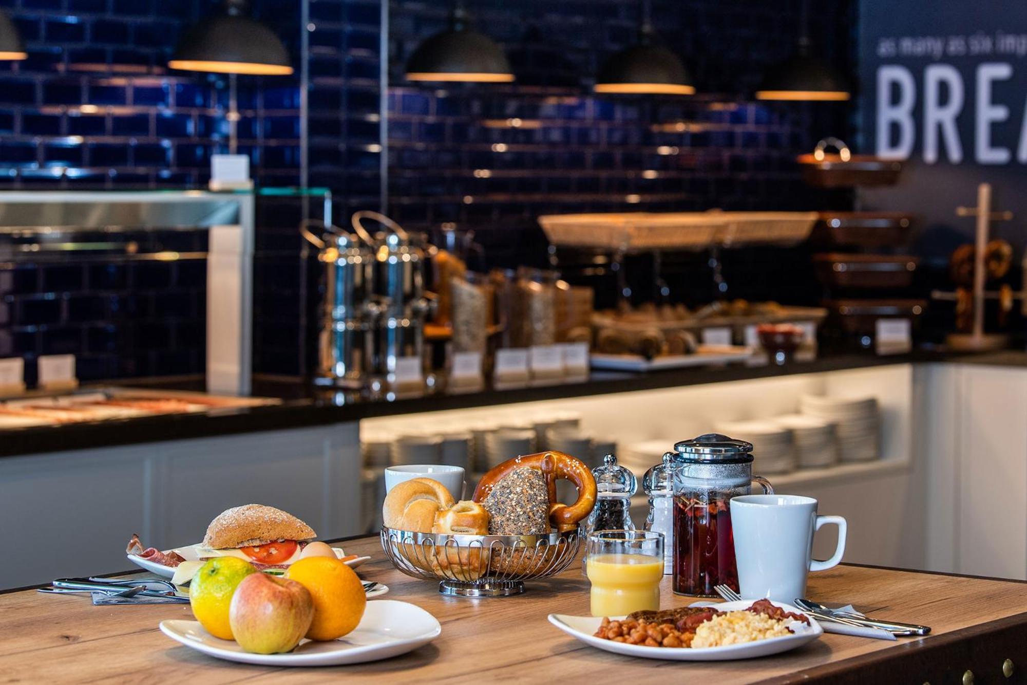 Premier Inn Frankfurt Messe Frankfurt nad Menem Zewnętrze zdjęcie